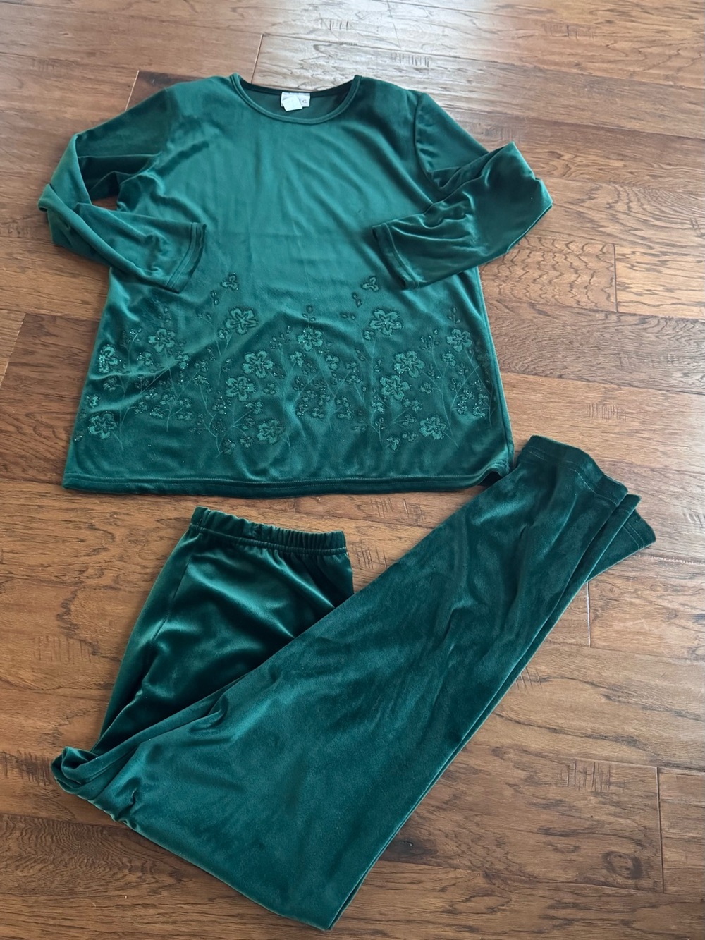 Daniel C Green Velvet Floral Lounge Set